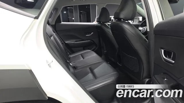 Hyundai Kona — Фото автомобиля 12