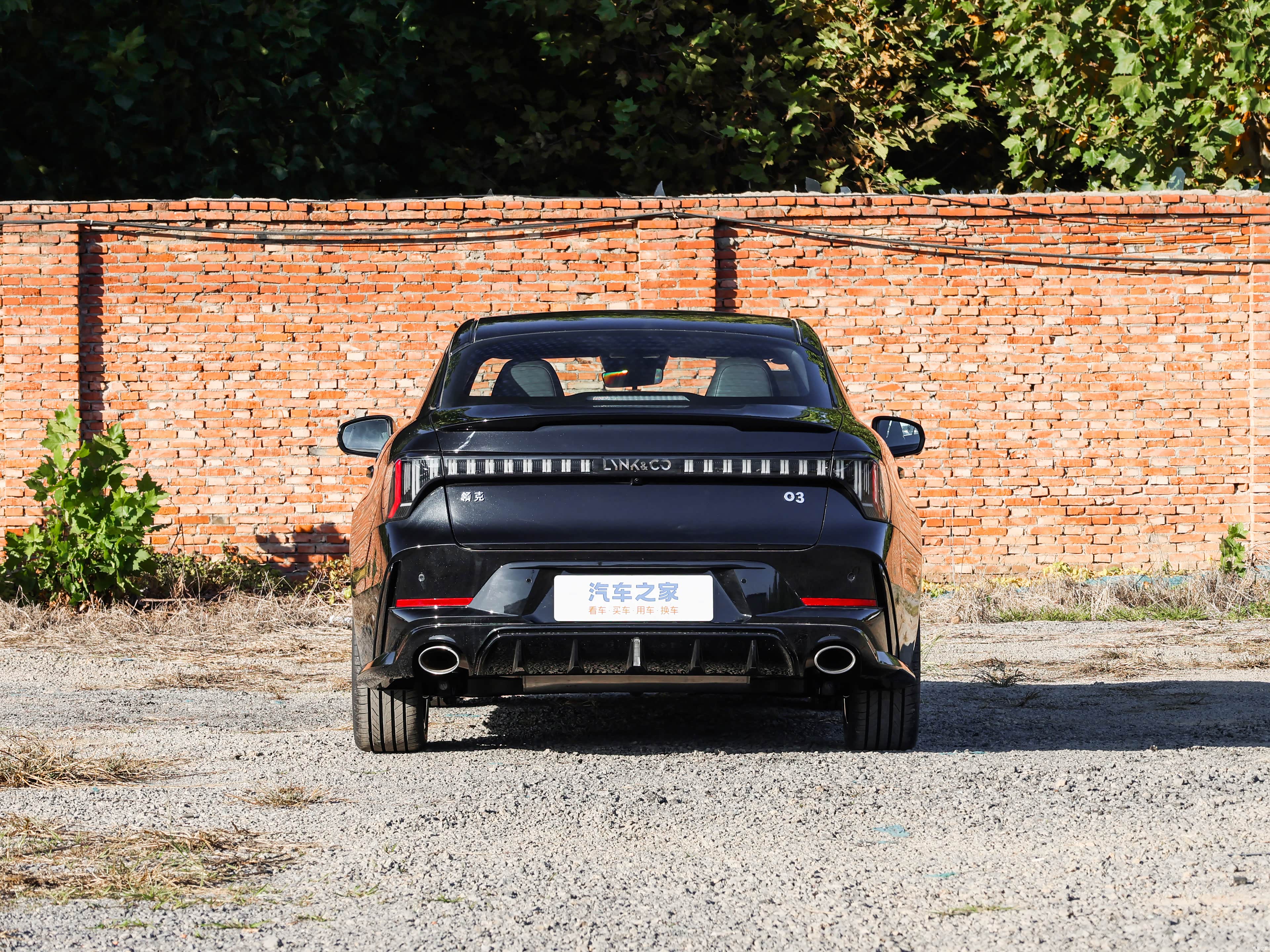 Lynk & Co 03 — Фото автомобиля 4