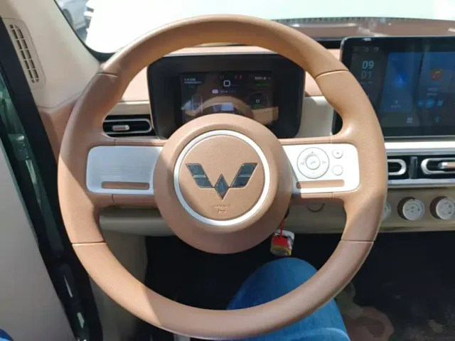 Wuling Hongguang Mini EV — Фото автомобиля 10