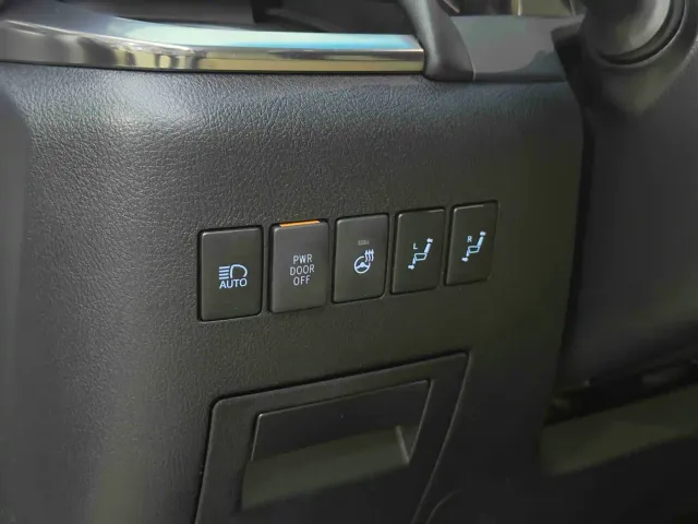 Toyota Vellfire — Фото автомобиля 12