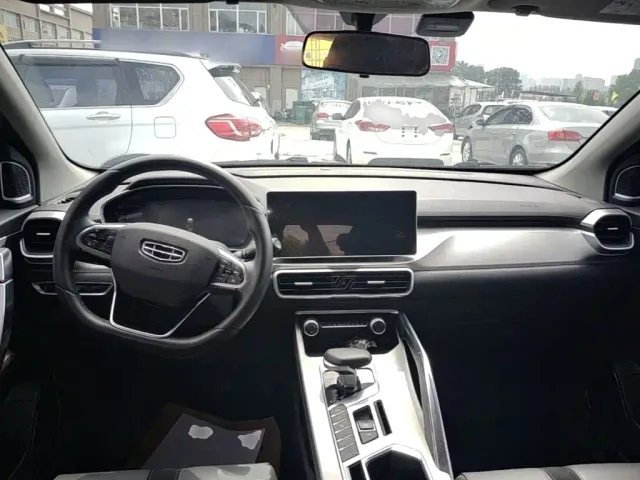 Geely Binyue — Фото автомобиля 9