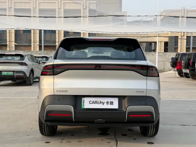 Changan Qiyuan Q05 — Фото автомобиля 5