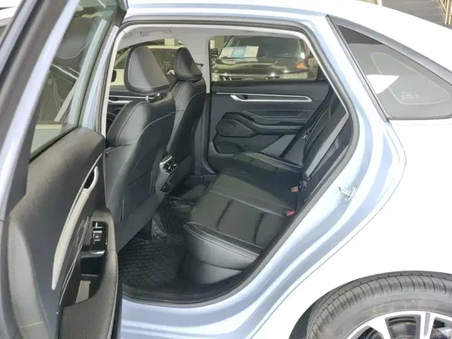 Geely Emgrand — Фото автомобиля 11