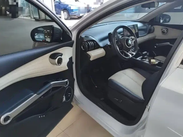 BYD Yuan PLUS — Фото автомобиля 15