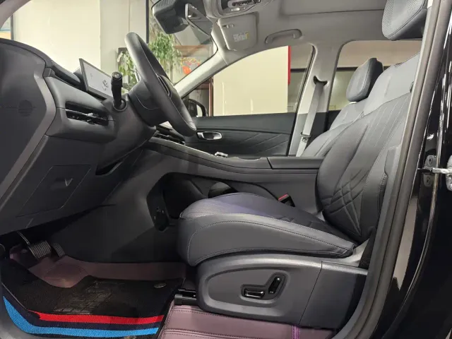 Geely Galaxy Starship 7 EM-i — Фото автомобиля 4