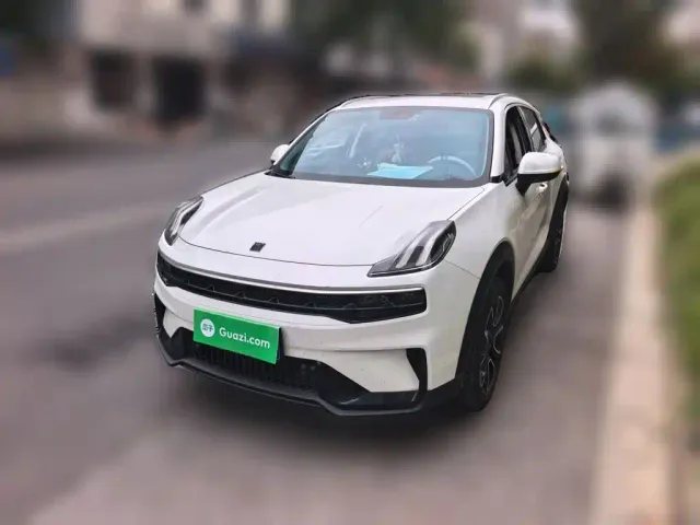 Фотография автомобиля — Lynk & Co 06