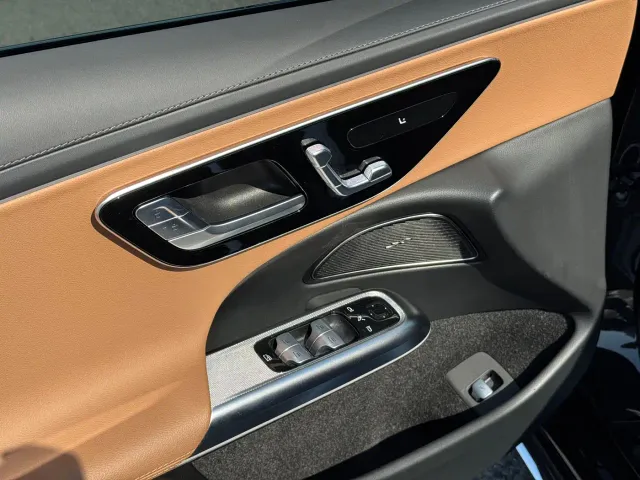 Mercedes-Benz E-Class — Фото автомобиля 5
