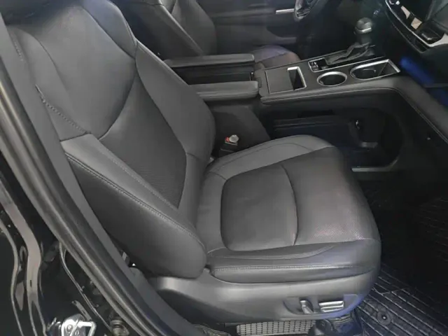 Toyota Sienna — Фото автомобиля 24