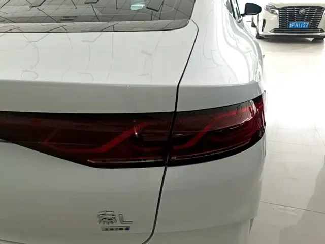 BYD Qin L — Фото автомобиля 7