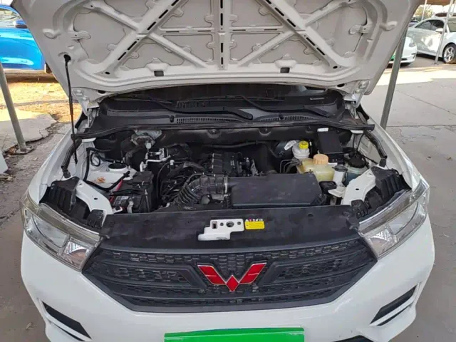 Wuling Hongguang — Фото автомобиля 19