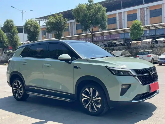 Wuling Asta — Фото автомобиля 3