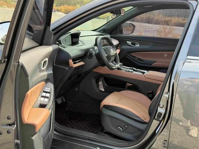 Changan Qiyuan Q05 — Фото автомобиля 7