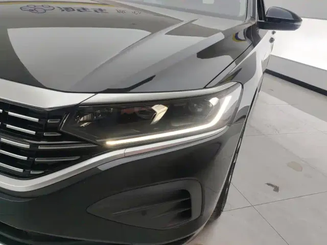 Volkswagen Passat — Фото автомобиля 5