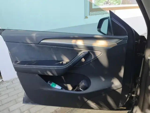 Tesla Model Y — Фото автомобиля 7