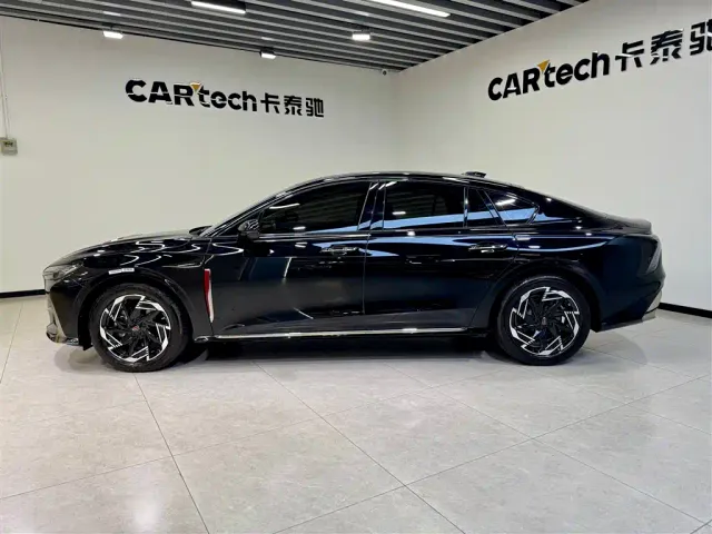 Hongqi H6 — Фото автомобиля 6