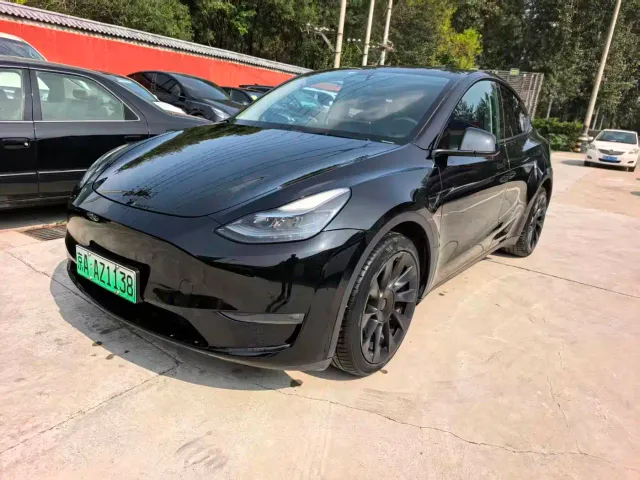 Фотография автомобиля — Tesla Model Y