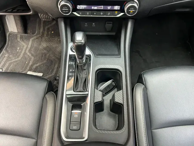 Nissan Sylphy — Фото автомобиля 5