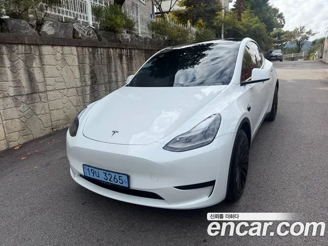 Фотография автомобиля — Tesla Model Y