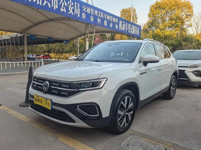 Фотография автомобиля — Volkswagen Tayron