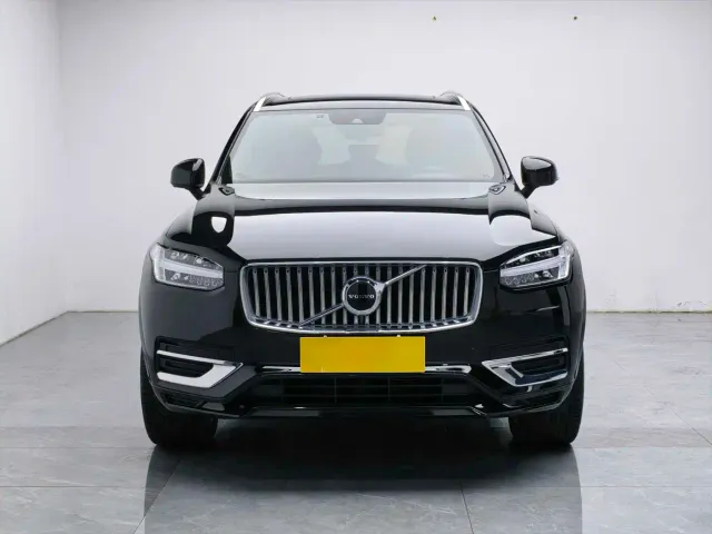 Volvo XC90 — Фото автомобиля 8