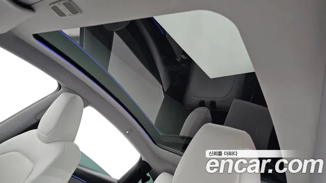 Tesla Model Y — Фото автомобиля 18
