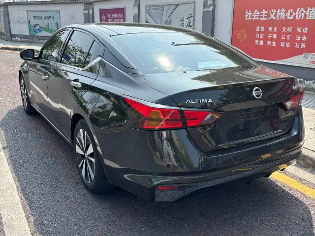 Nissan Teana — Фото автомобиля 5
