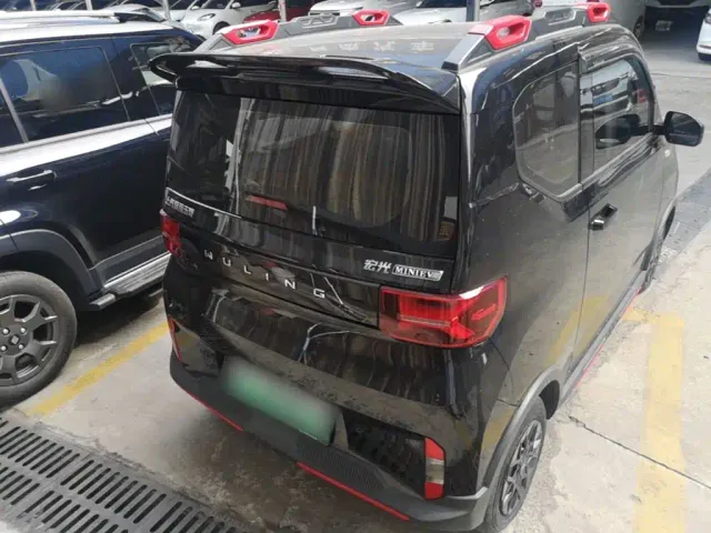 Wuling Hongguang Mini EV — Фото автомобиля 6