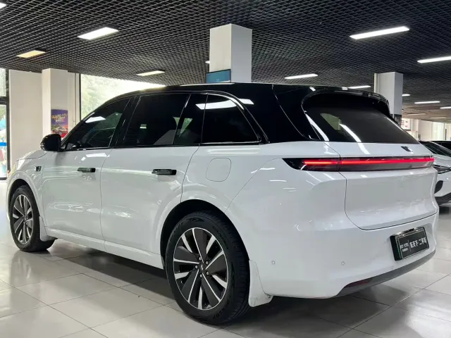 Li Auto L6 — Фото автомобиля 4