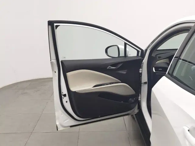 Buick Velite 6 — Фото автомобиля 8