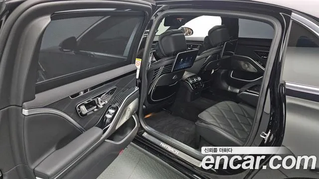 Mercedes-Benz S-Class — Фото автомобиля 12