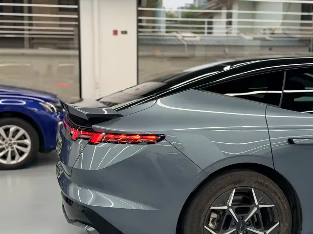 Lynk & Co Z10 — Фото автомобиля 20