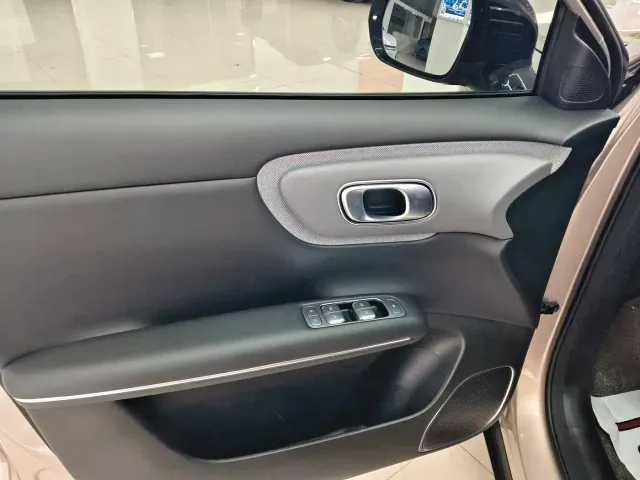 Changan Qiyuan Q05 — Фото автомобиля 12
