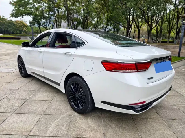 Geely Borui — Фото автомобиля 12