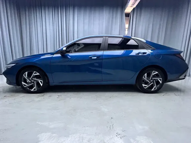 Hyundai Elantra — Фото автомобиля 4