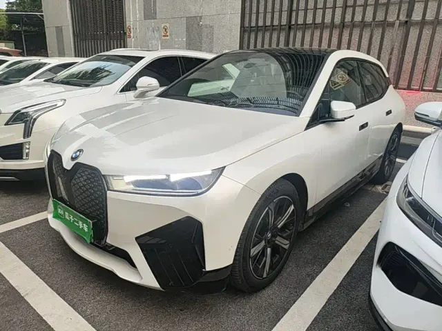 Фотография автомобиля — BMW iX