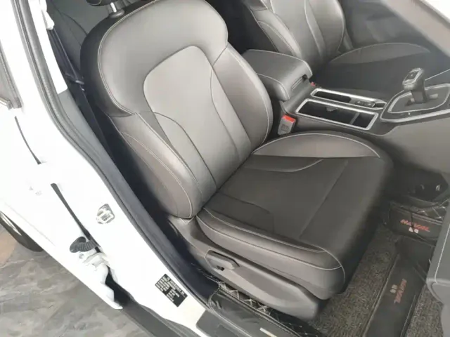 Haval M6 — Фото автомобиля 24