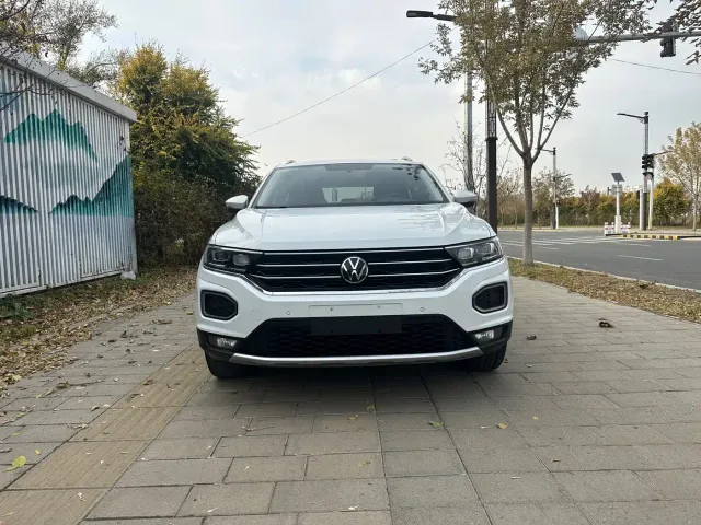 Volkswagen T-Roc — Фото автомобиля 3