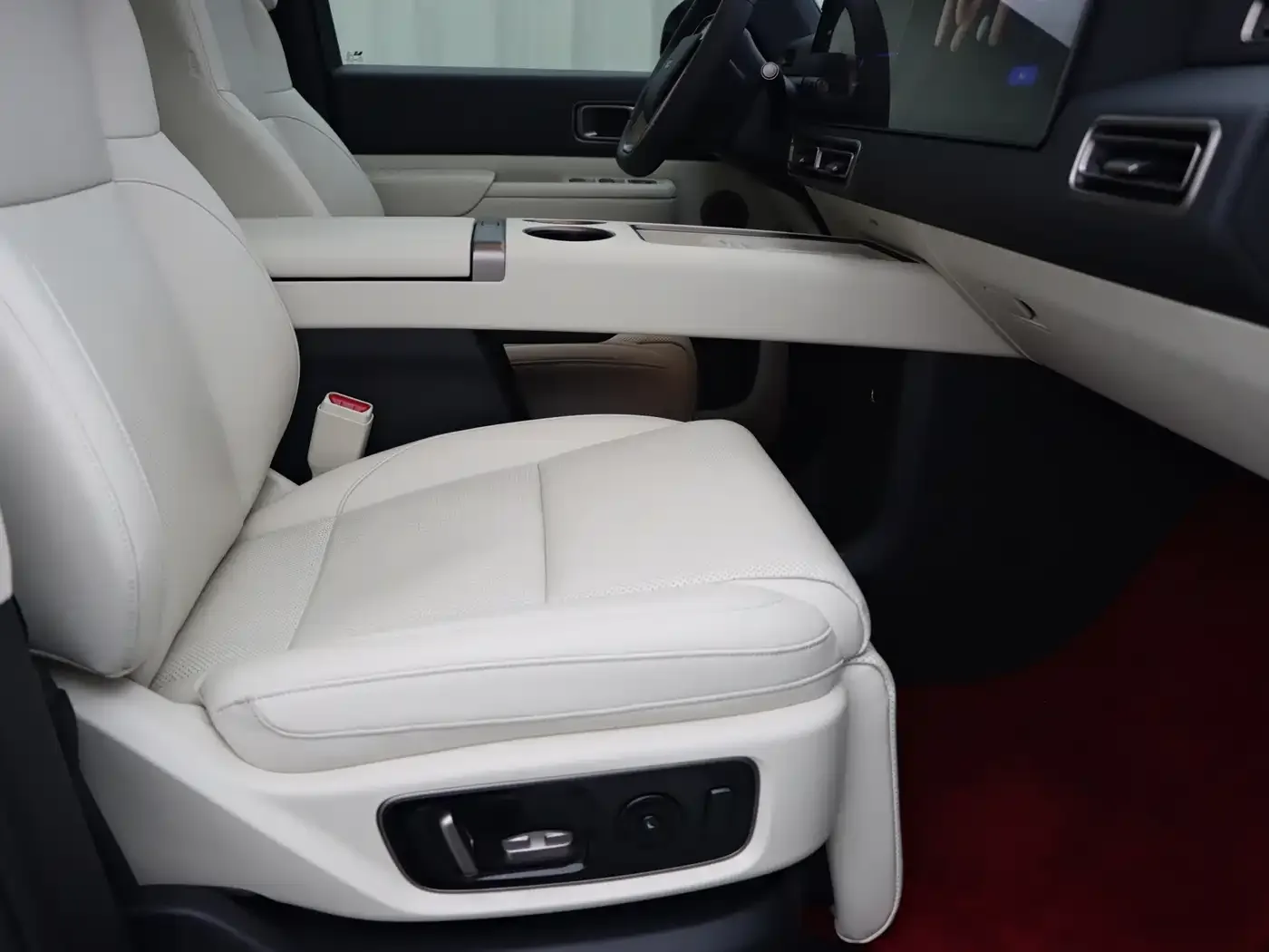 Li Auto Li Auto MEGA 2025 Model Home Family Special Edition — Фото автомобиля 8