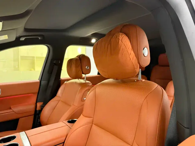 Li Auto L8 — Фото автомобиля 12