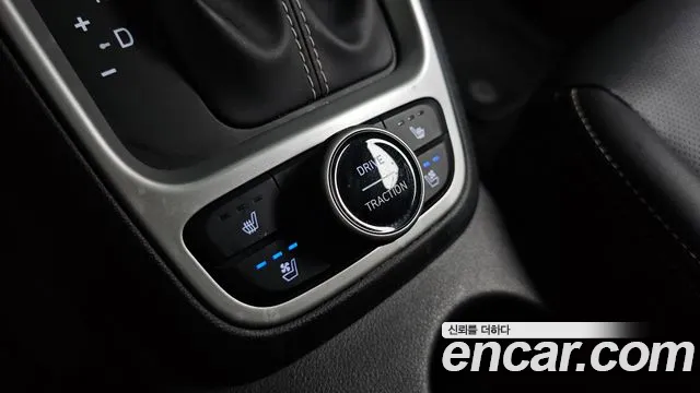 Hyundai Venue — Фото автомобиля 18