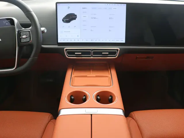 Li Auto L7 — Фото автомобиля 13