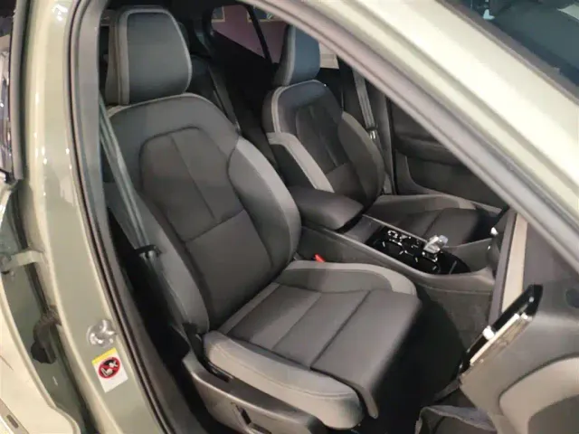 Volvo XC40 — Фото автомобиля 19