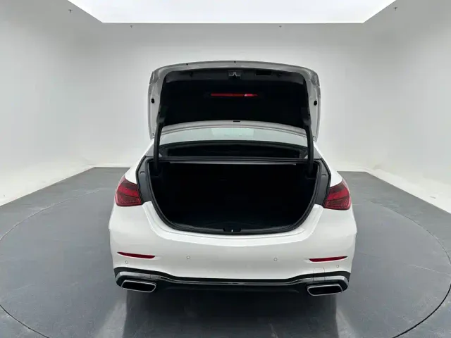 Mercedes-Benz C-Class — Фото автомобиля 26