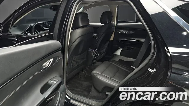Genesis GV70 2.5T Бензин 2WD — Фото автомобиля 11