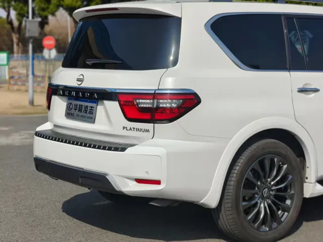Nissan Patrol — Фото автомобиля 6