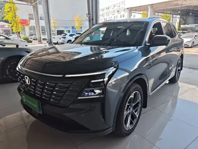 Фотография автомобиля — Changan CS75 Plus