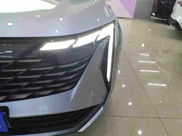 Geely Boyue L — Фото автомобиля 11
