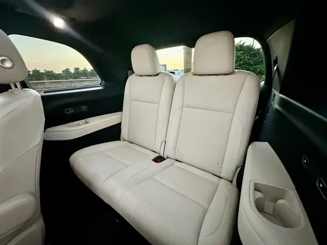 Li Auto L9 — Фото автомобиля 21
