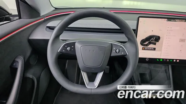 Tesla Model 3 — Фото автомобиля 18