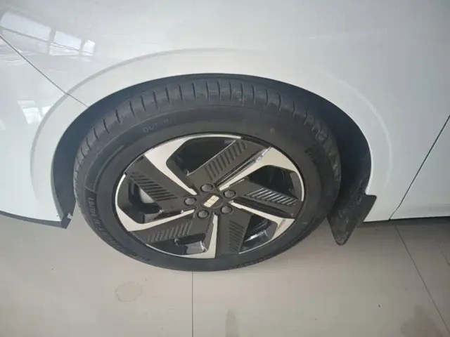 Geely Galaxy L6 — Фото автомобиля 22